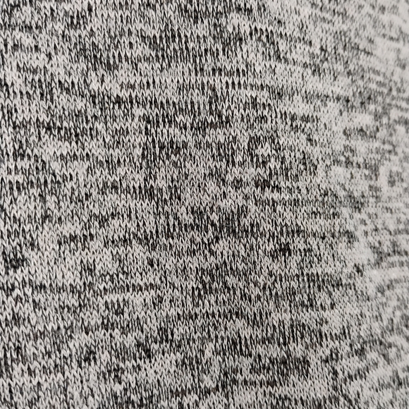 Women's French Atmosphere White & Grey Heathered Flowy Lightweight Knit Sweater - Picture 9 of 14